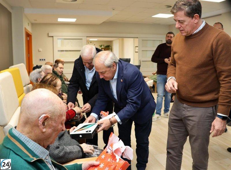 Besteiro (PSdeG) promete implementar en Galicia el modelo de residencias públicas basado en la experiencia exitosa en la Diputación de Lugo.