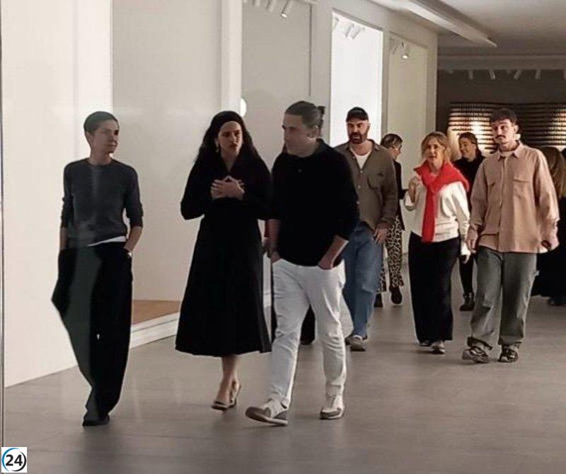 Rosalía se reúne con directivos de Inditex en su sede de Arteixo