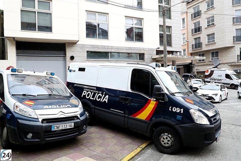 Joven de 26 años en prisión por presunto crimen de su padre en Narón.