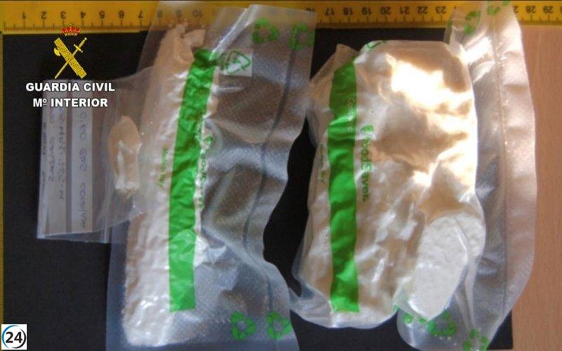 Hombre de Vilagarcía de Arousa investigado por posesión de 241 gramos de cocaína en control de tráfico.