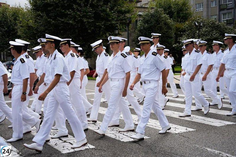 Marín destaca la importancia del año para los compañeros de la Princesa Leonor en la Escuela Naval.