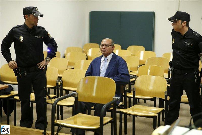 El Ministerio de Trabajo retira Medallas al Mérito a exbanquero y empresario.