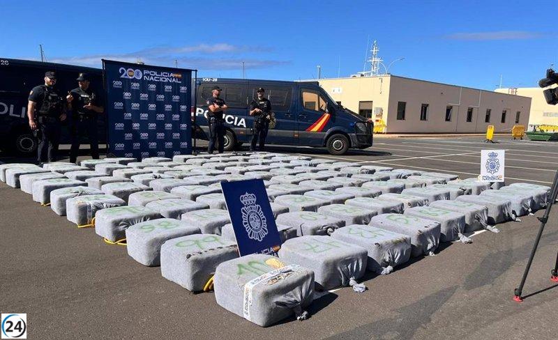 Interceptan un pesquero en Canarias con más de 4.000 kilos de cocaína, vinculado a una investigación en Galicia.