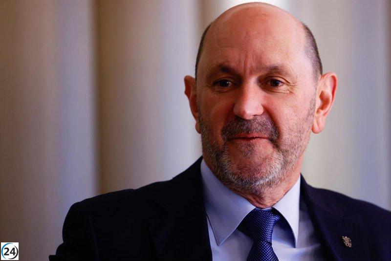 Rafael Louzán asume la presidencia de la RFEF.