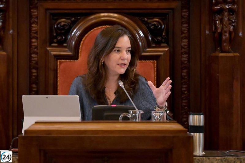 La alcaldesa de A Coruña no logra mantener la confianza, mientras que el BNG se opone a la moción de censura del PP.