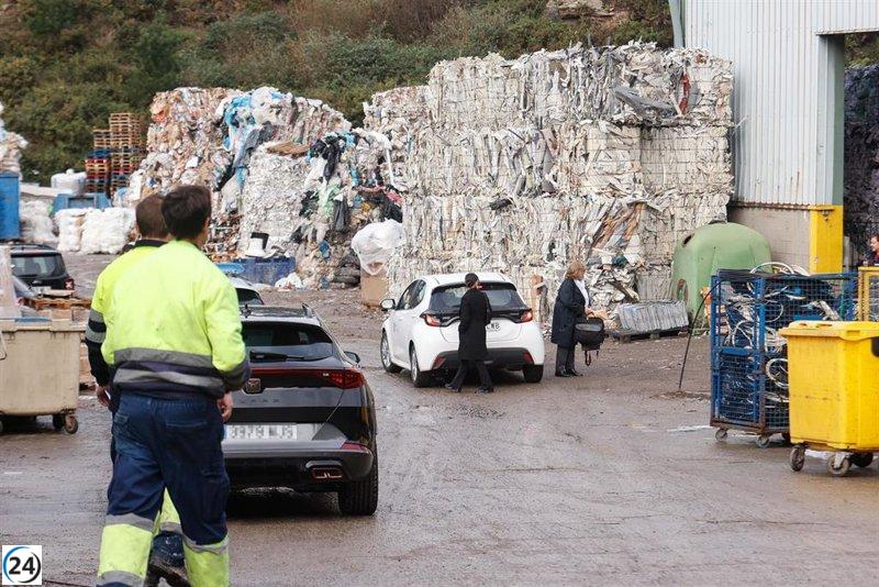 Encuentran el cadáver de un hombre en un contenedor de papel en A Coruña.