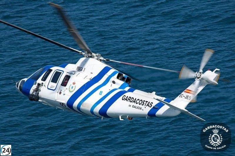 Rescatan a un trabajador del Parque Nacional Illas Atlánticas tras accidente en las rocas.