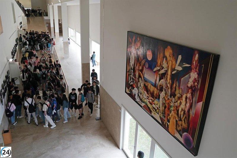 Estudiantes gallegos enfrentan la PAU entre inquietud y debates sobre la nueva estructura de evaluación.