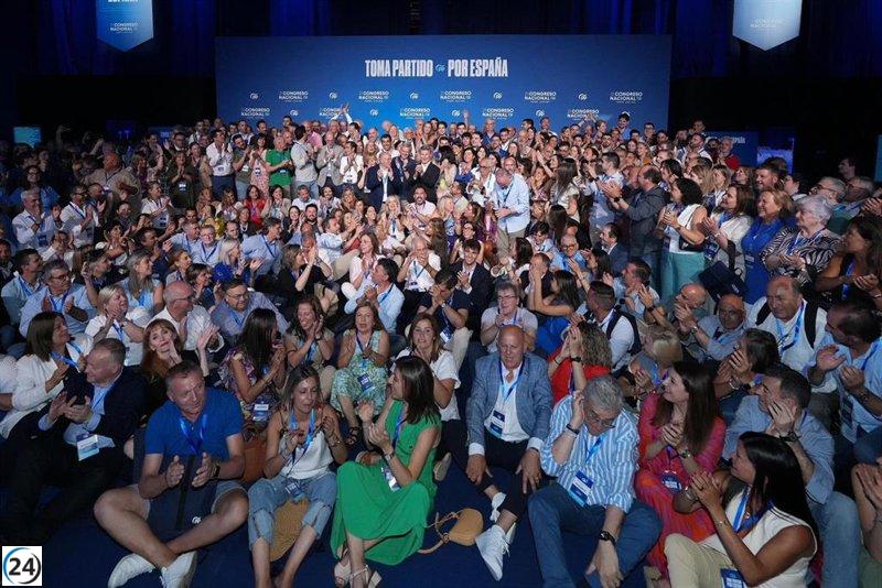 Feijóo reafirma su identidad con el PP gallego: