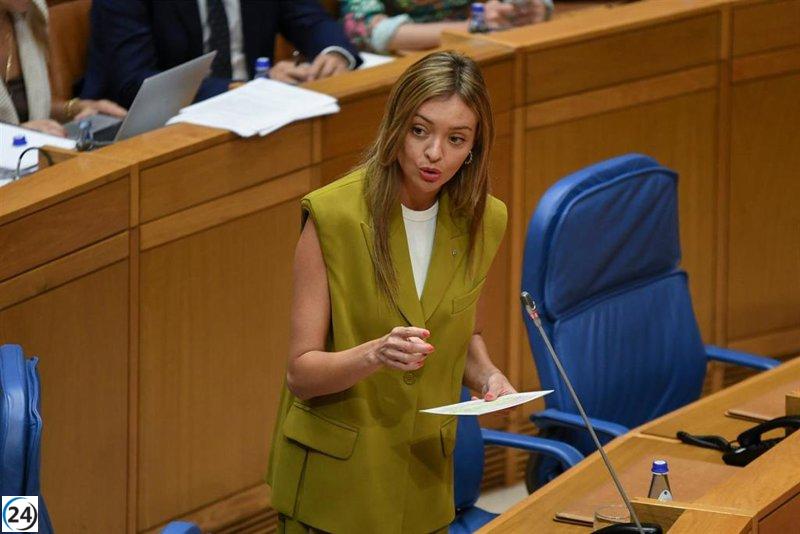 Fabiola García respalda la larga y admirable trayectoria del director de la Xunta en la lucha contra la violencia de género.