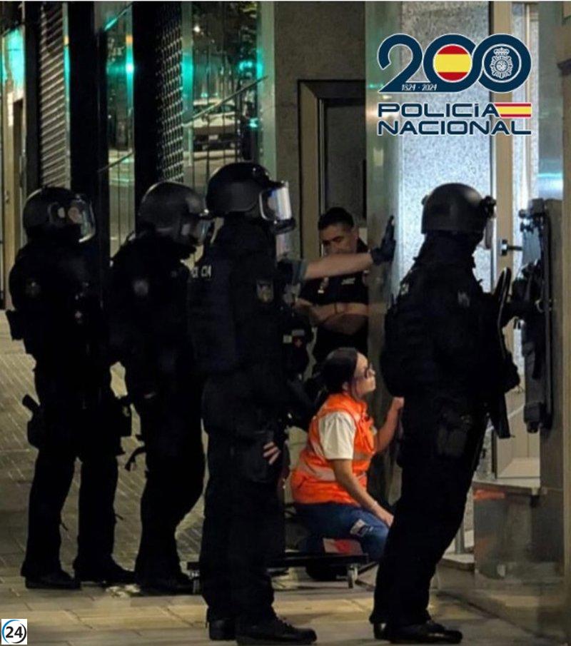 Intervención policial salva la vida de un hombre en A Coruña que intentó suicidarse con una escopeta.
