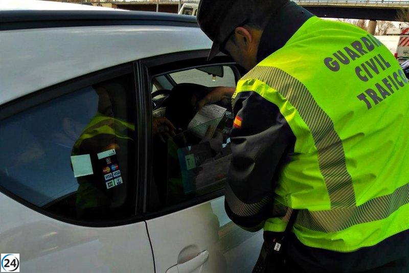 Dos taxistas en Santiago enfrentan denuncias por conducir ebrio con pasajeros a bordo.