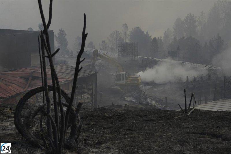 Cerca de 40 localidades de A Rúa enfrentan crisis de residuos tras incendio en Larouco, Ourense.