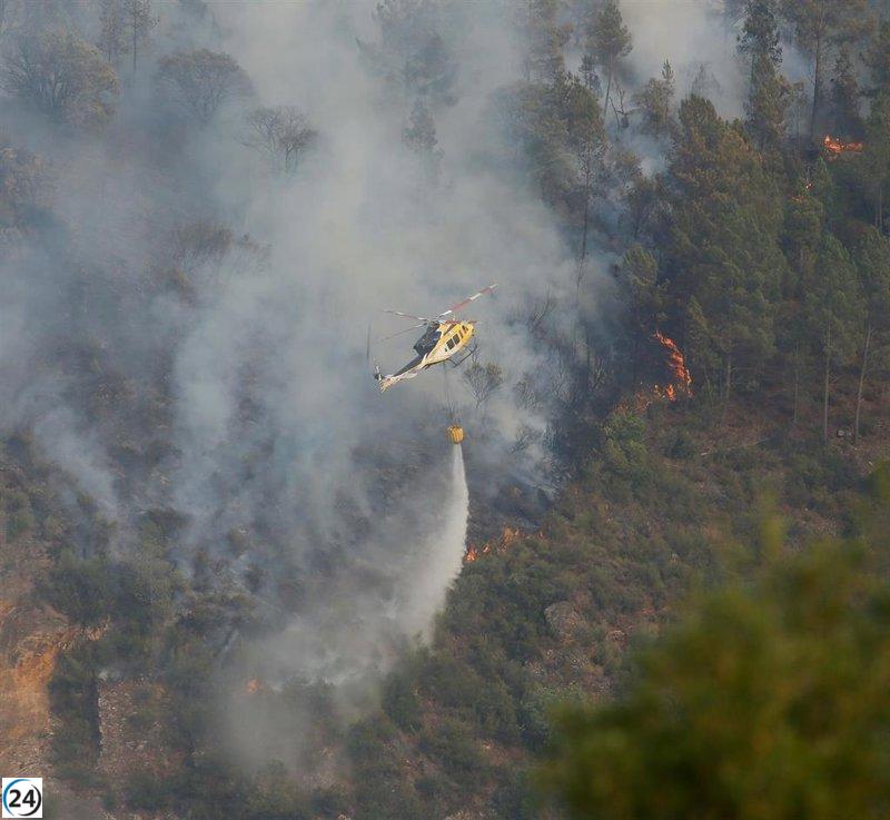 Incendio en Larouco amenaza gravemente a Quiroga y se extiende hacia O Courel.