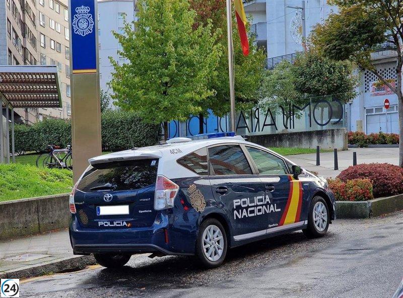 Cuatro arrestados en Vigo por intentar extorsionar al propietario de un coche robado.