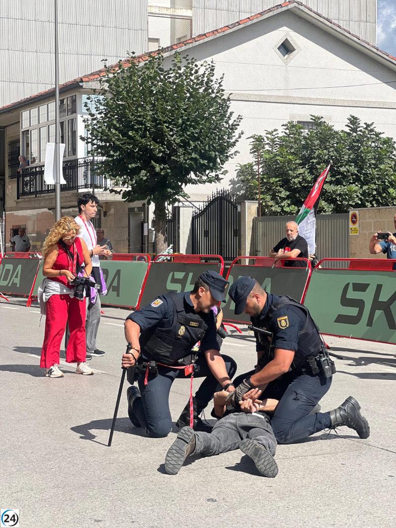 Protestas pro-Palestina en Monforte durante La Vuelta: un arresto y múltiples identificaciones.