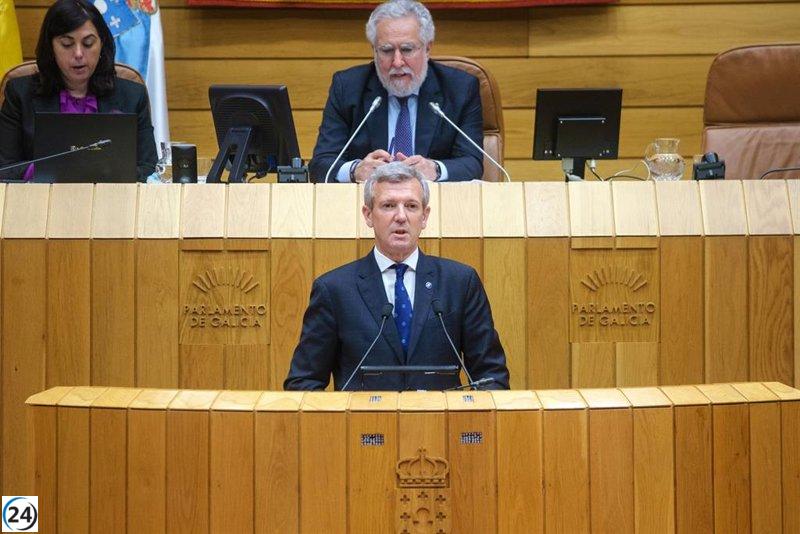 El Parlamento arranca su sesión con la comparecencia de Rueda y demandas de destituciones por los incendios.