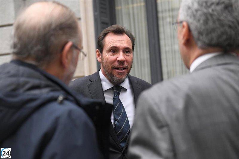 El Gobierno propone extender la red de Cercanías en Galicia a A Coruña y Vigo mientras se finaliza el análisis del servicio.
