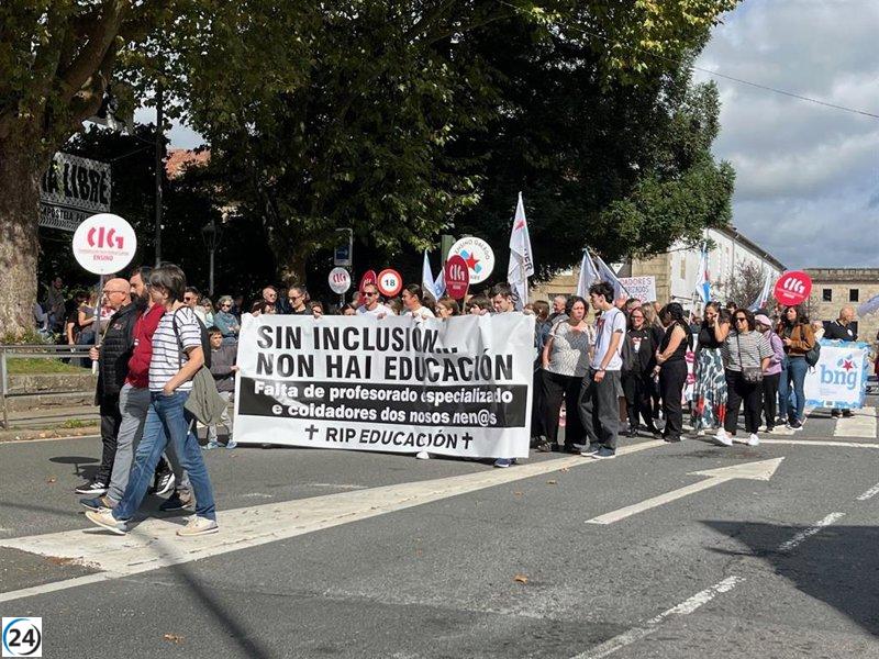 Masivas manifestaciones en Santiago exigen atención prioritaria a la diversidad educativa y rechazan recortes en el sector.