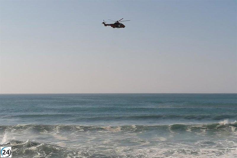 Salvan a 11 marineros de un buque averiado en la costa de A Coruña.