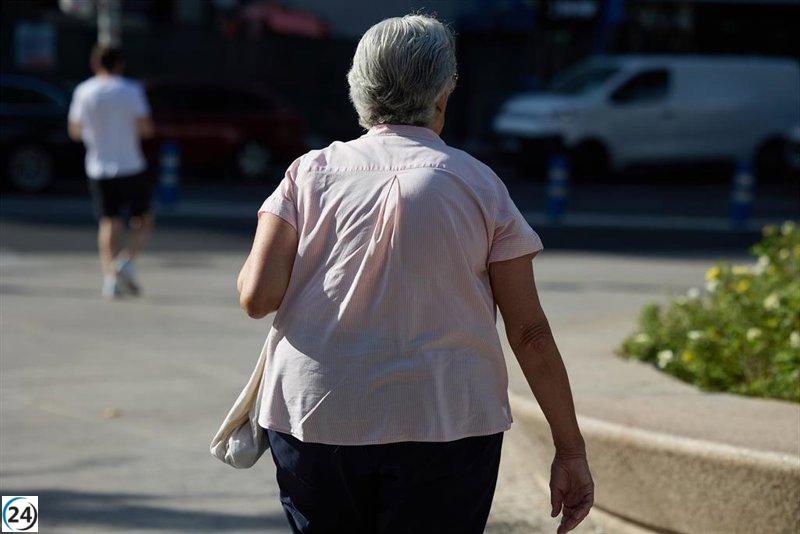 Más de 36.000 mayores de 65 años en Galicia enfrentan soledad constante, revela el IGE.