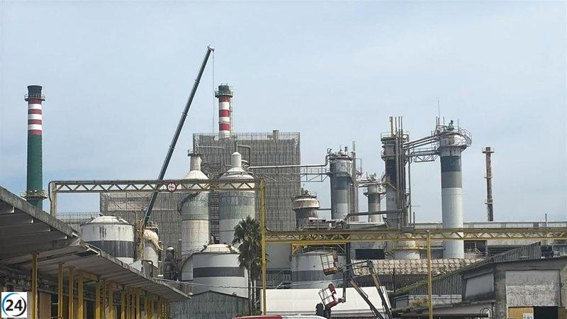 Empleados de ENCE Pontevedra se movilizan contra recortes y defienden sus derechos laborales.