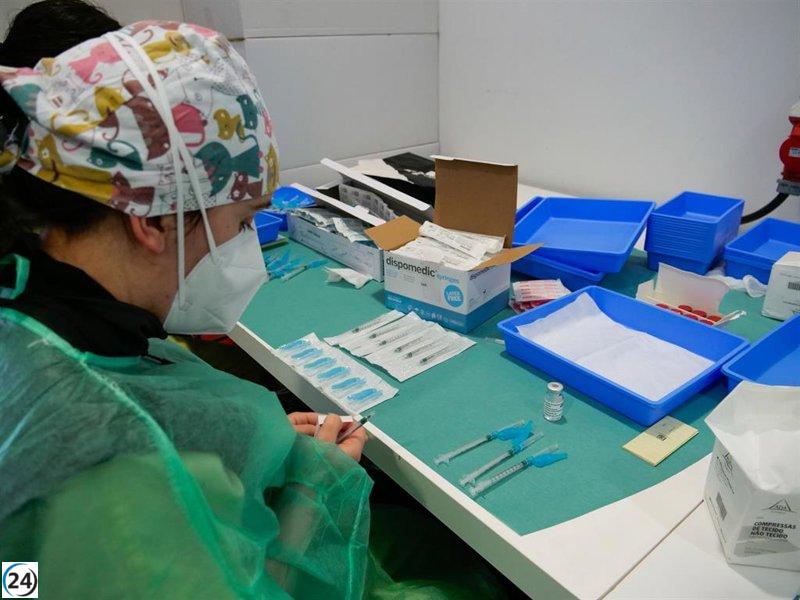 Galicia lanza un programa piloto de vacunación contra la gripe en colegios, iniciando la inmunización infantil este lunes.