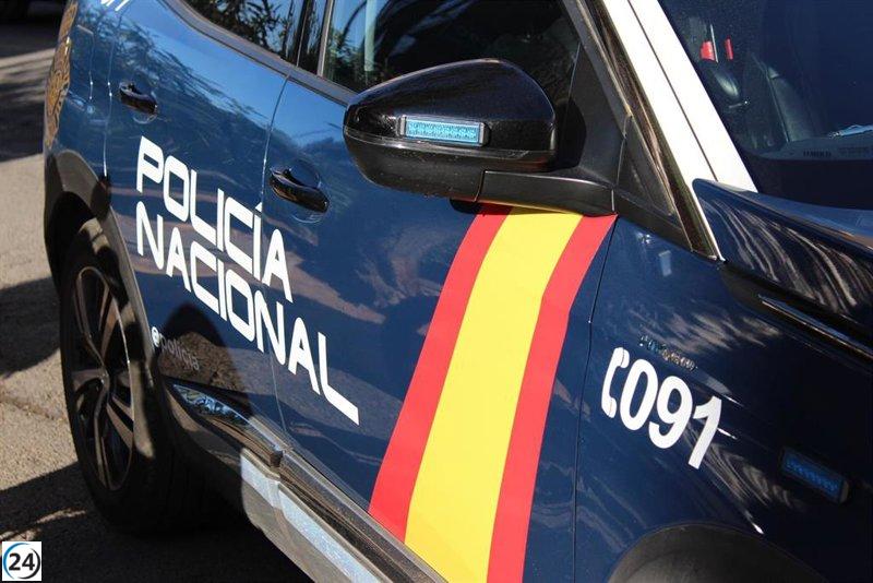 Arrestado en Lugo tras atacar y despojar a un hombre de 1.200 euros y billetes de lotería al salir de un bar.