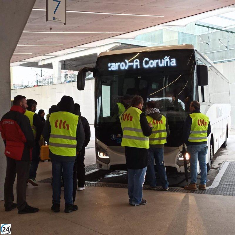 A Coruña: Nueva huelga en el transporte público causa estragos y deja a cientos de usuarios varados.