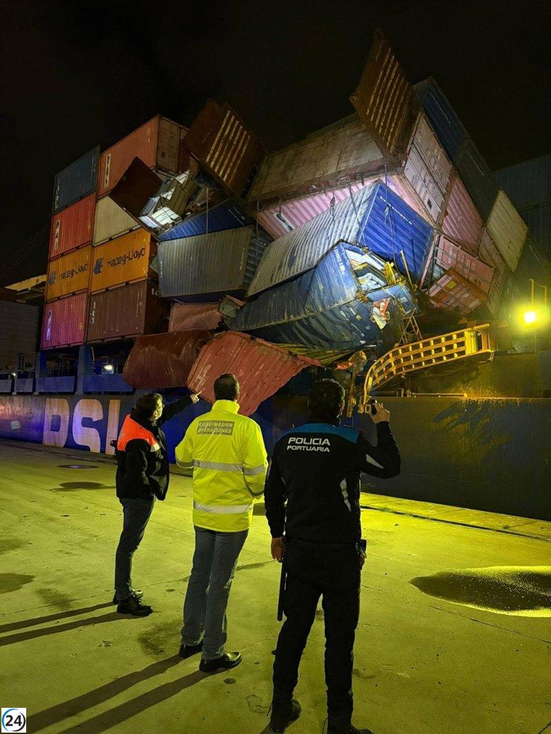 Un portacontenedores llega al Puerto de Vigo tras un incidente de carga, sin peligro ecológico.