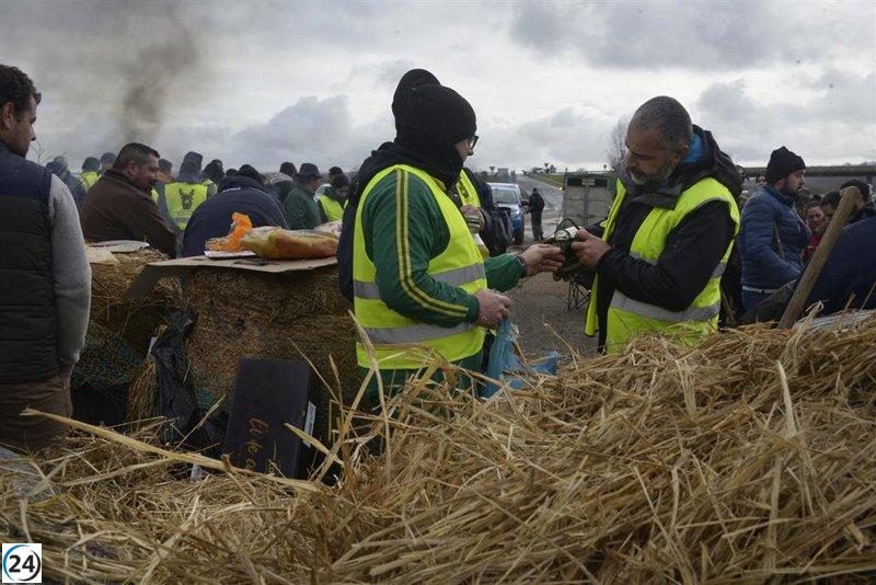 Protesta agrícola: 80 tractores bloquean la N-120 en Ourense, clave para la ciudad.