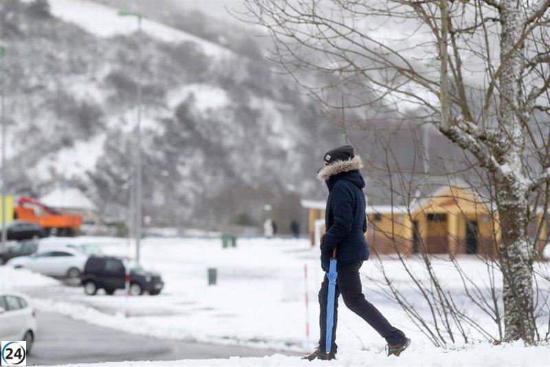 La nevada interrumpe la OU-122 en Casaio y afecta el tráfico en Pedrafita.