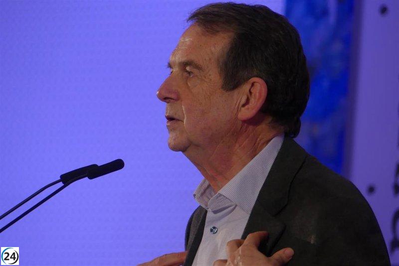 Abel Caballero asegura una presencia mayoritaria de mujeres en los primeros cinco puestos de su lista para las municipales.