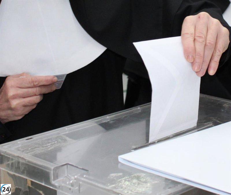 Comienza el proceso electoral en Galicia sin problemas en la constitución de mesas.