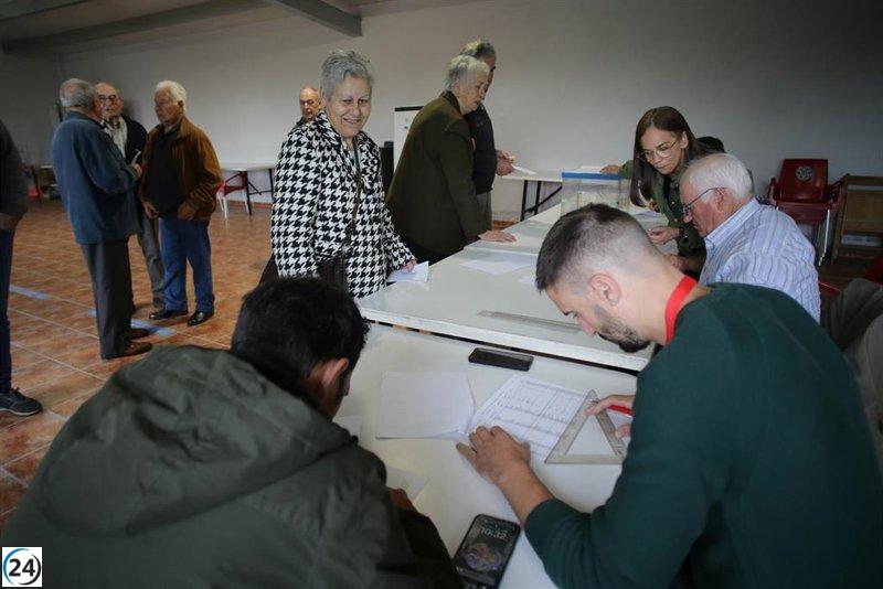 Más del 52% de los gallegos acuden a votar en las elecciones municipales, un aumento respecto al 2019.
