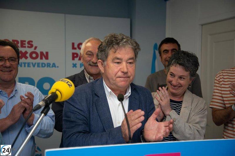 Lores, reelegido Alcalde de Pontevedra, escucha el 