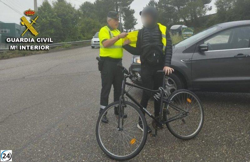 Detienen a ciclista que transitó por la AP-9 y A-55 hacia Portugal.