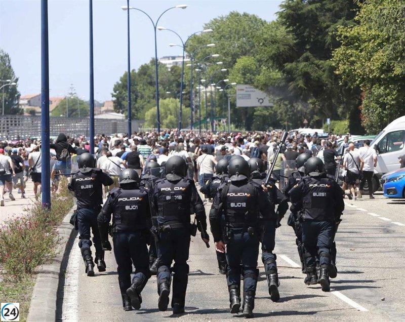 Enfrentamientos policiales en Vigo durante protesta del metal frente a Stellantis