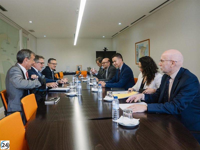 El ministro de Industria y Altri discuten ajustes para obtener fondos europeos para el proyecto de Palas.