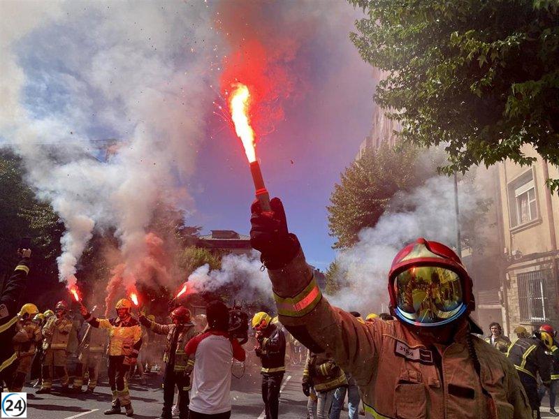 Bomberos gallegos se manifiestan en Santiago por un 