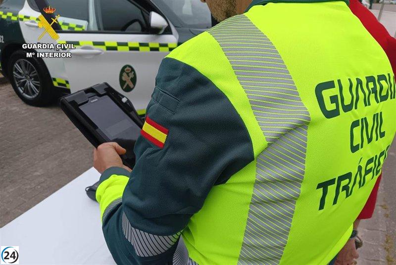 Taxista de Ourense quintuplica la tasa de alcohol mientras transporta a dos clientes en O Barco de Valdeorras.