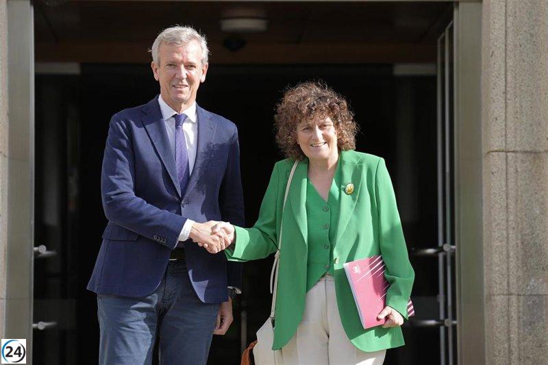 La Xunta y el Ayuntamiento unen fuerzas para establecer una tasa turística exclusiva para Santiago y regularizar la ocupación de viviendas deshabitadas.