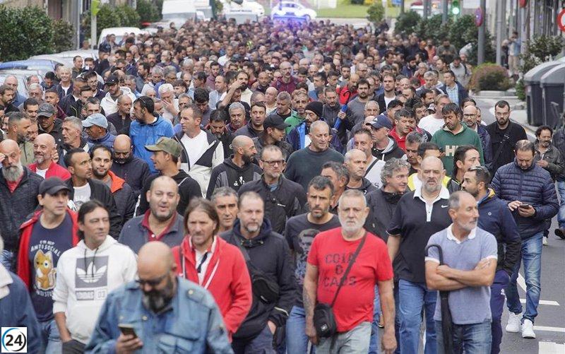 Sindicatos piden una reunión de alto nivel para abordar el sector naval gallego y anuncian una próxima huelga.
