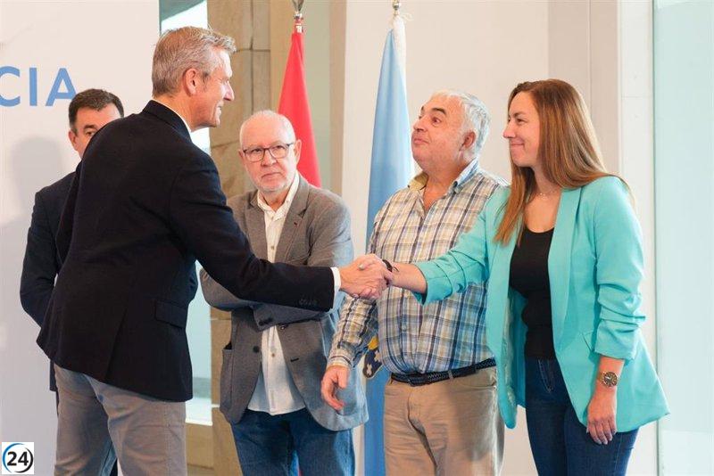 Rueda y sindicatos progresistas firman acuerdo histórico para reducir ratios en Galicia