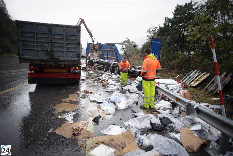 Accidente en el desvío de la A-6 ocasiona corte del tráfico hacia Madrid