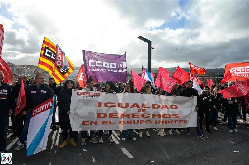 Trabajadores de Inditex reclaman un acuerdo marco en Arteixo (A Coruña) para garantizar la igualdad de derechos en sus centros logísticos